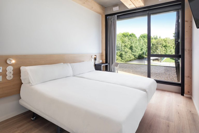 Bedroom 2, B&B Hotel Guimarães, Braga