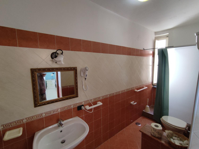 Bathroom 3, Kirillos IN CILENTO, Salerno