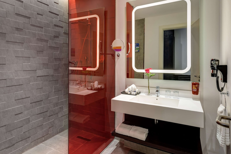 Bathroom 4, Radisson Hotel & Apartments Dammam Industry City, Dammam