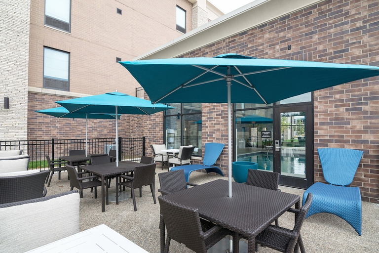 Food & Drinks 5, Hampton Inn & Suites Allen Park, Wayne