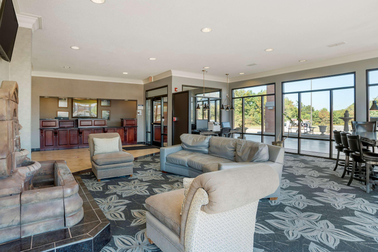 Public Area 2, Best Western Plus Two Rivers Hotel & Suites, Marengo