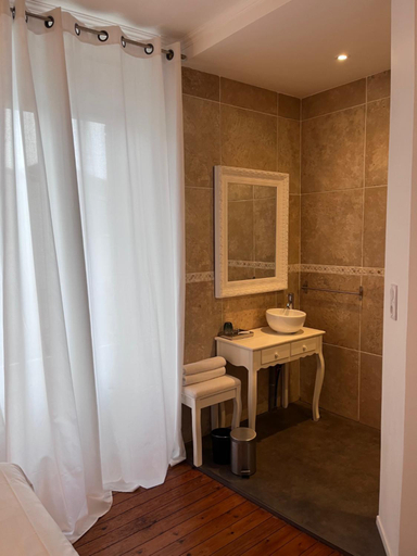 Bathroom 3, L Hostellerie De Sv Vremont, Vendée