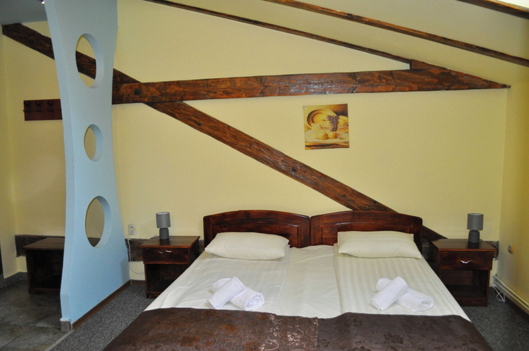 Bedroom 2, Pensiunea Flamingo, Brasov