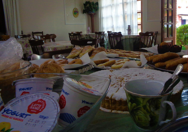 Food & Drinks