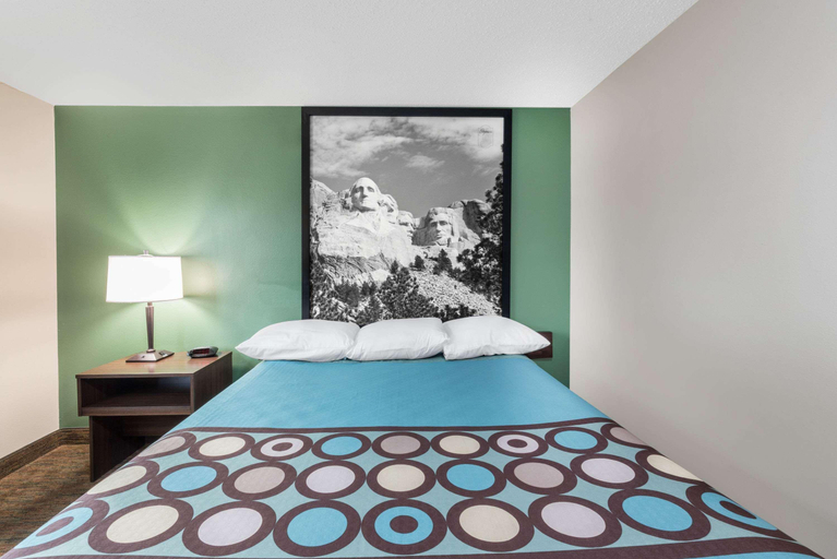 Bedroom 3, Super 8 by Wyndham Pierre SD, Hughes