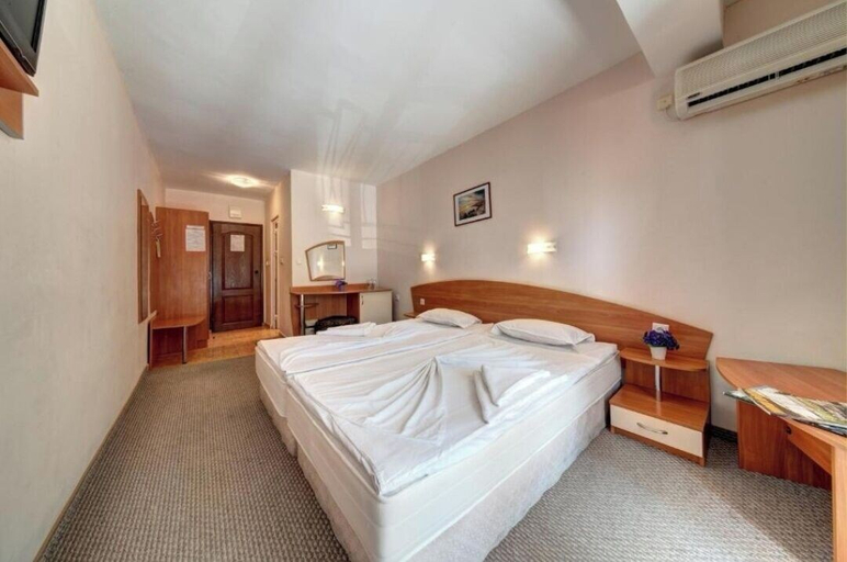 Bedroom 3, Hotel Paloma, Nesebar