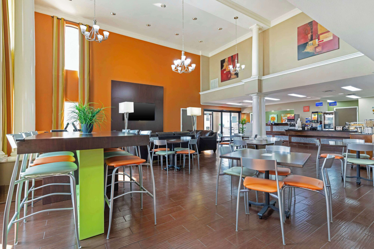 Food & Drinks 5, Best Western Inn & Suites, Comal