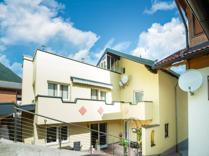 Others 2, Apartment in Sautens With a Roof Terrace and Barbecue, Imst