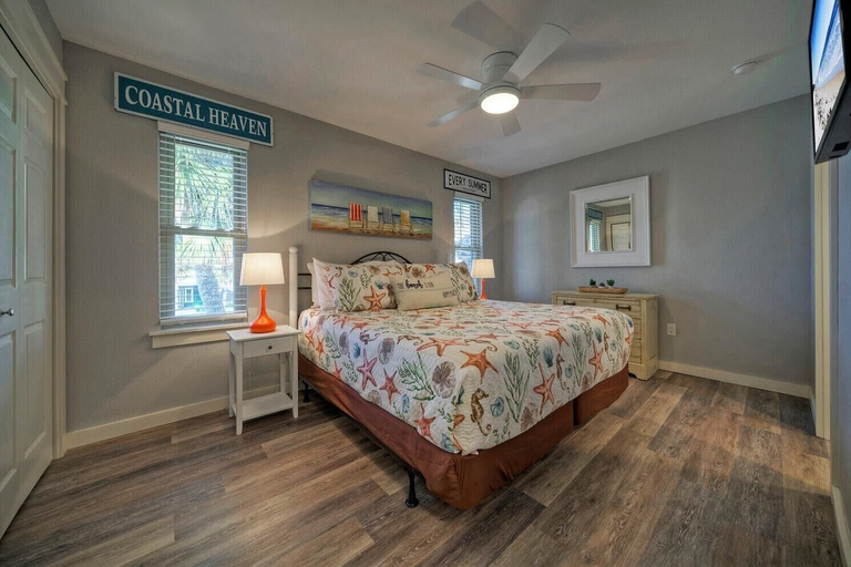 Bedroom 3, Beach Daze by Avantstay 1 Block to Beach, Nueces