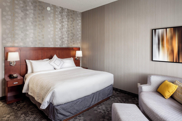 Bedroom 4, Courtyard by Marriott Stockton, San Joaquin