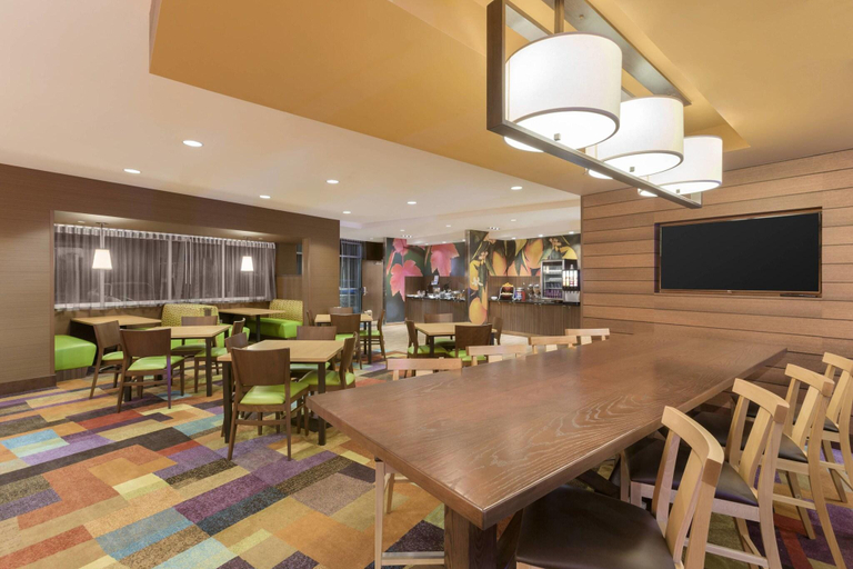 Food & Drinks 5, Fairfield Inn & Suites Pittsburgh Airport, Allegheny