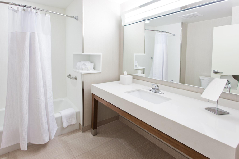 Bathroom, Courtyard Columbus Phenix City/Riverfront, Muscogee