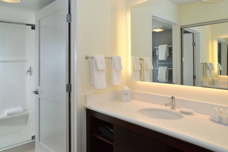 Bathroom, Residence Inn Akron Fairlawn, Summit
