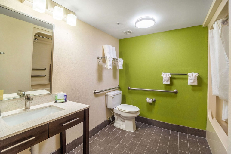 Bathroom 2, Sleep Inn - Aiken, Aiken