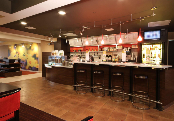 Food & Drinks 5, Courtyard By Marriott Flint, Genesee