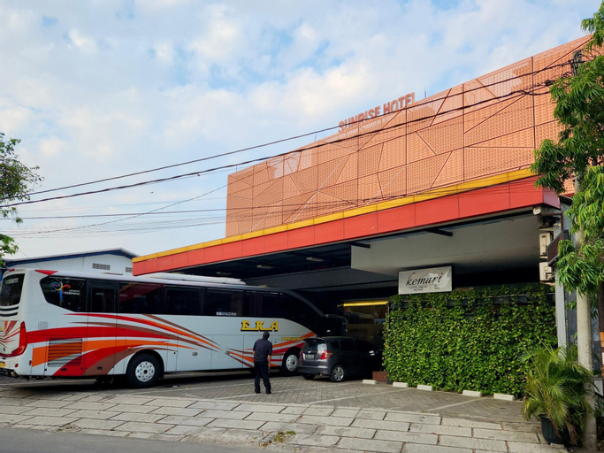 Exterior & Views 20