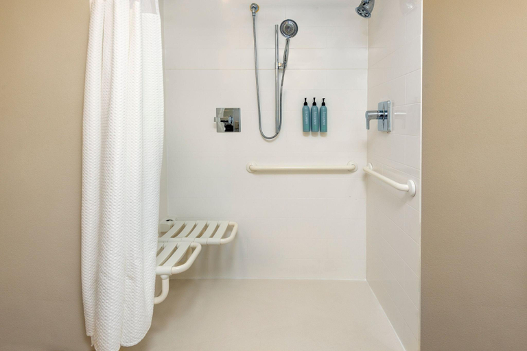 Bathroom 4, Courtyard Oklahoma City Airport, Oklahoma
