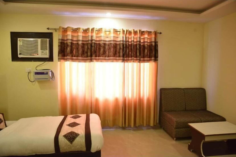 Bedroom 3, The Taranant Hotel, Reasi