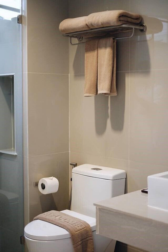 Bathroom 4, Riverawan Hotel - SHA Extra Plus, Muang Chanthaburi