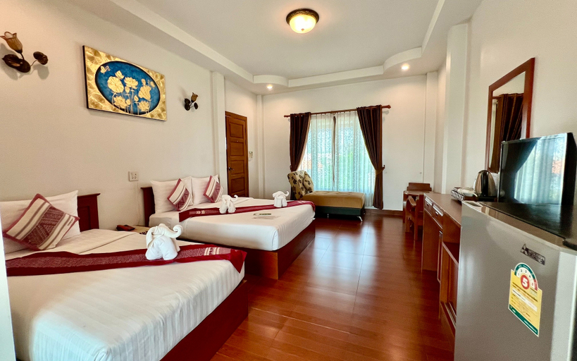 Bedroom 3, Sawadeelanna Hotel, Muang Nan