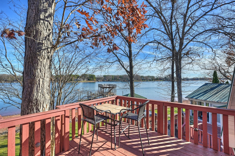 Others 5, Bear Creek Lodge by Avantstay Lakefront + Dock, Mecklenburg