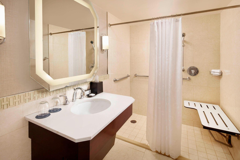 Bathroom 5, Sheraton New Orleans, Orleans