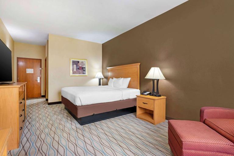 Bedroom 3, Best Western Locust Grove Inn & Suites, Mayes