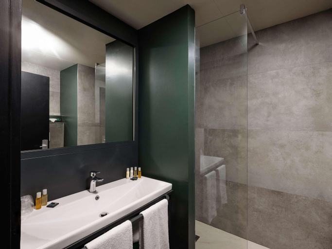 Bathroom 7