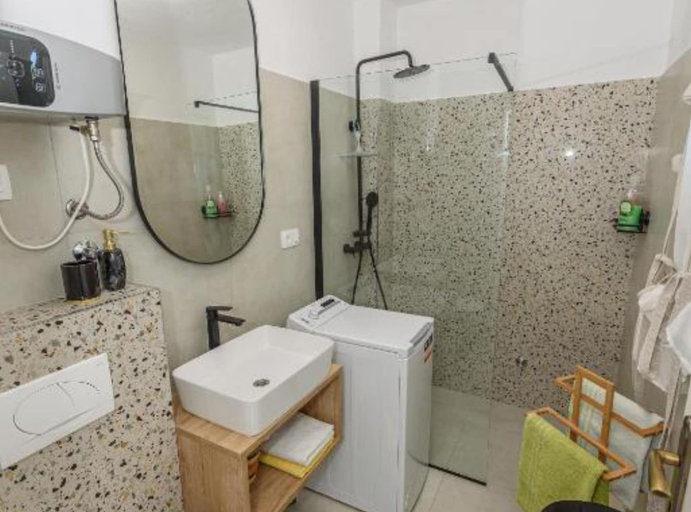 Bathroom 4, Holiday House DM, Milna