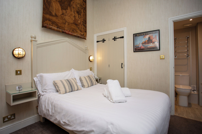 Bedroom 2, The Olde Ship Inn, Northumberland