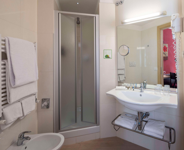 Bathroom 11