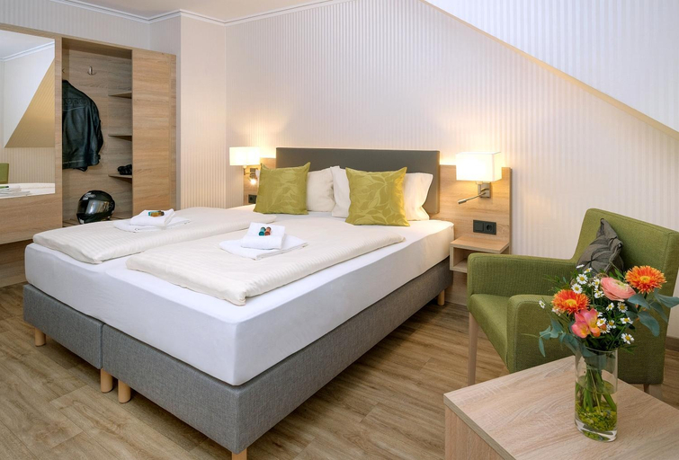 Bedroom 2, Landgasthaus Hoffmann, Eifelkreis Bitburg-Prüm