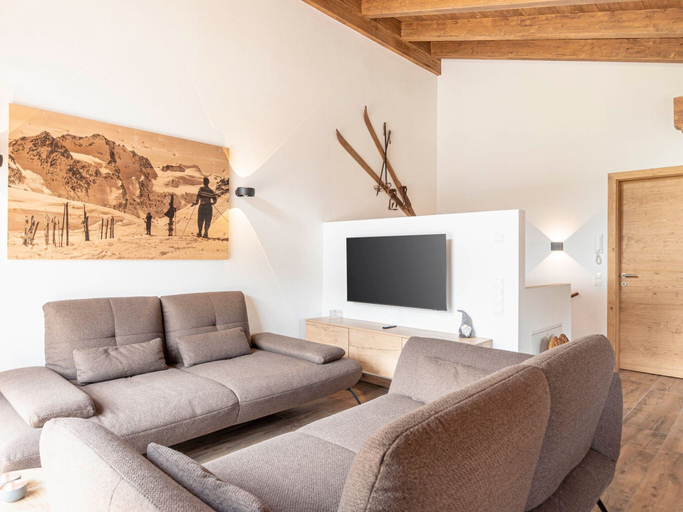 Others 2, Luxurious chalet with sauna near the bathing lake, Zell am See