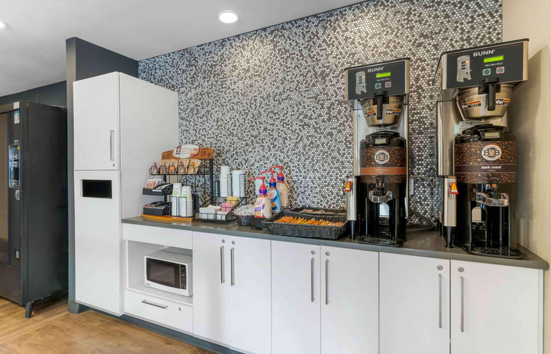 Food & Drinks 4, Extended Stay America - San Francisco - San Mateo, San Mateo