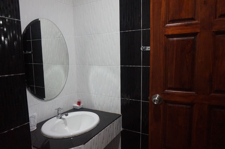 Bathroom 4, Nasa Mansion, Phuket Island
