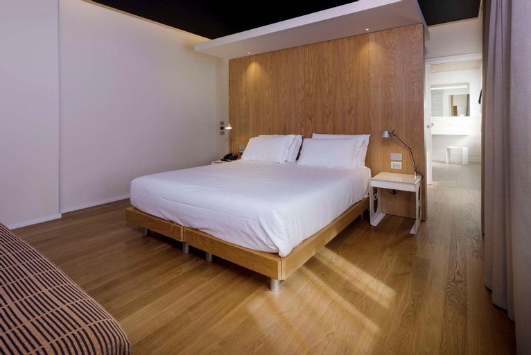 Bedroom 24