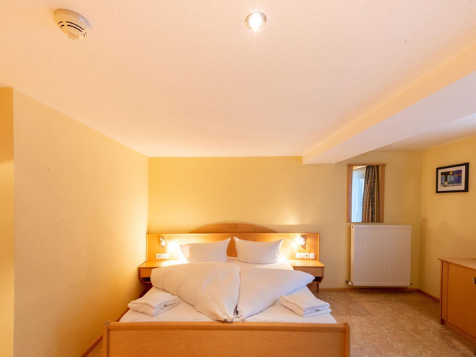 Bedroom 3, Inviting Apartment in Langenfeld With Sauna, Imst