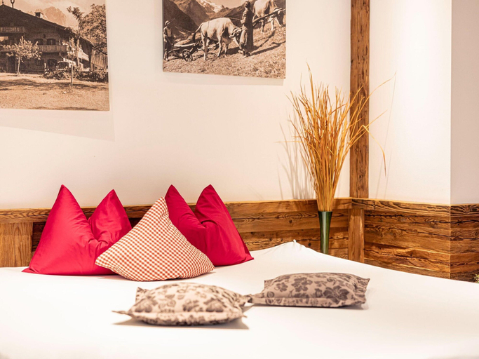 Bedroom 2, New Apartment in Kitzbuhel With Wellness Area, Kitzbühel