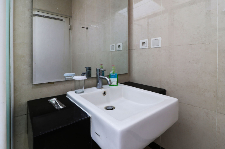Bathroom 13