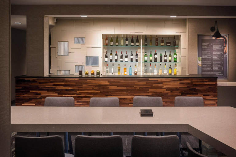 Food & Drinks 5, Courtyard Cincinnati Airport South/Florence, Boone