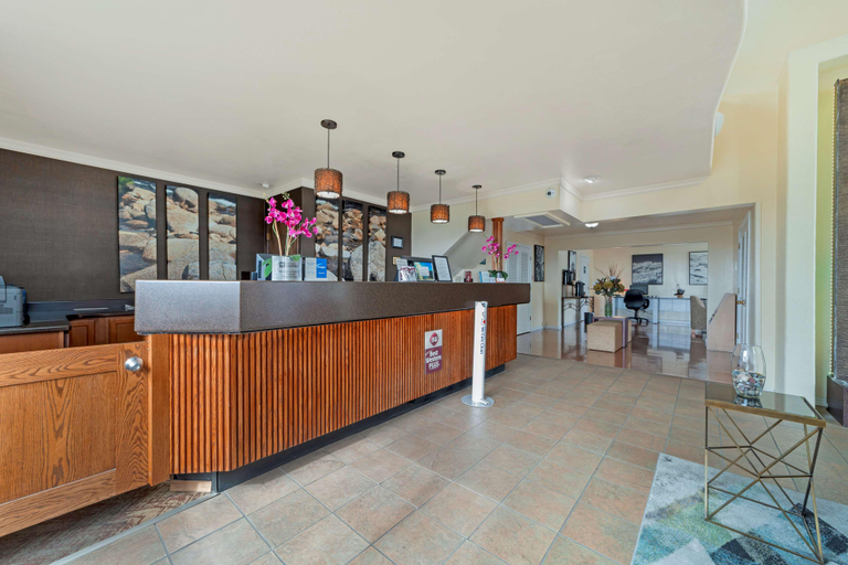 Food & Drinks 5, Best Western Plus Northwoods Inn, Del Norte