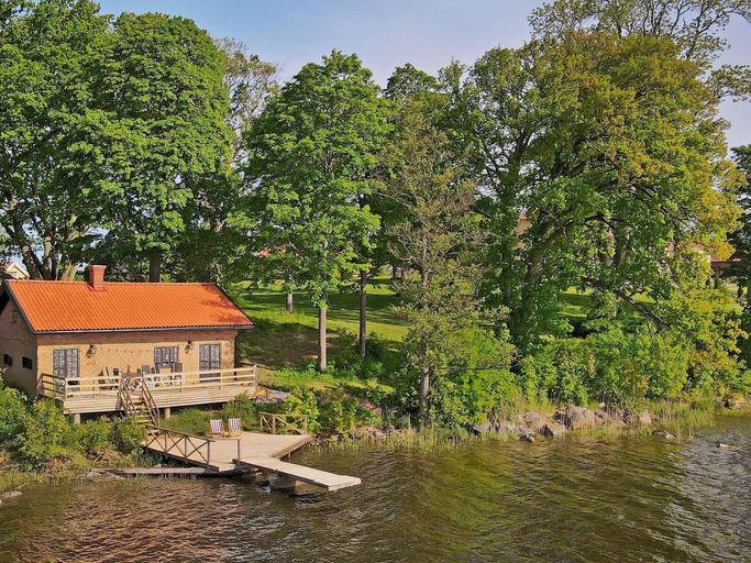 Others 5, 4 Star Holiday Home in Hova, Gullspång