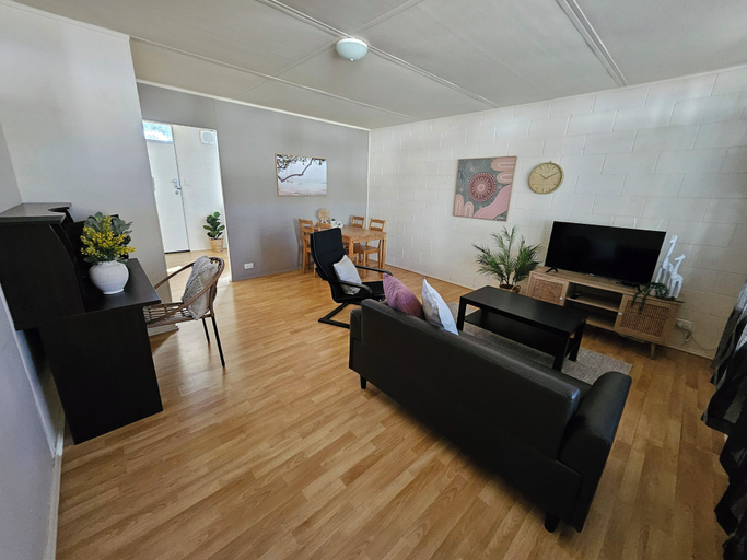 Others 3, 4B Kambalda Apartment, Coolgardie