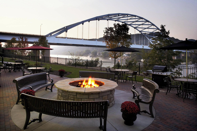 Food & Drinks 5, Fairfield Inn & Suites By Marriott Pittsburgh Nevi, Allegheny