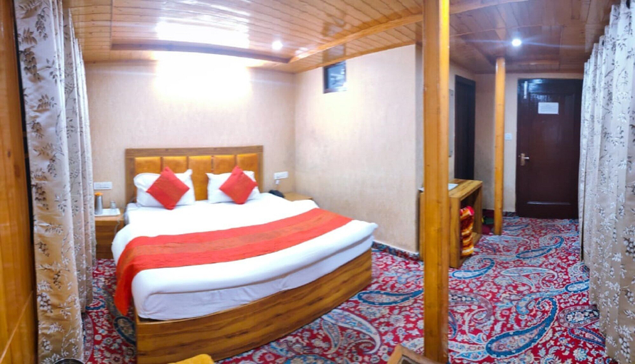 Bedroom 3, Sheesha Cottage, Udhampur