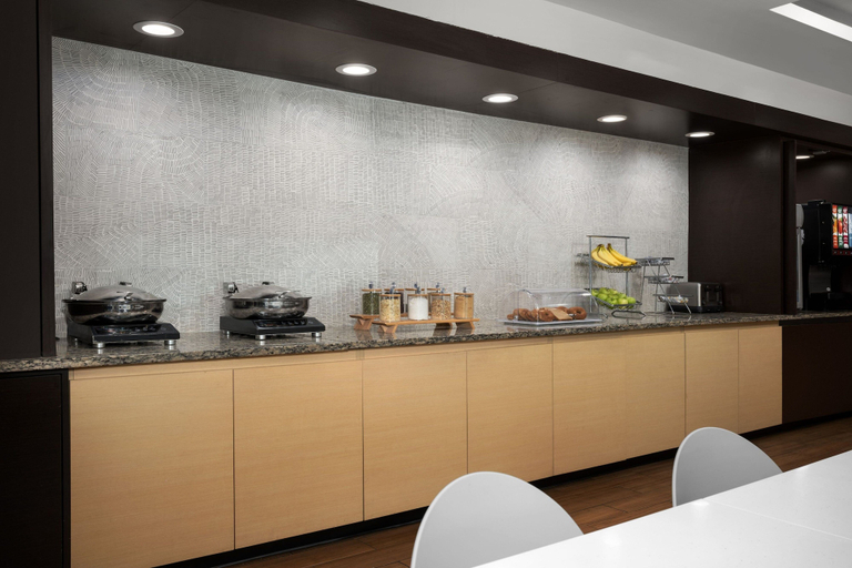 Food & Drinks 5, TownePlace Suites by Marriott Gainesville Northwest, Alachua
