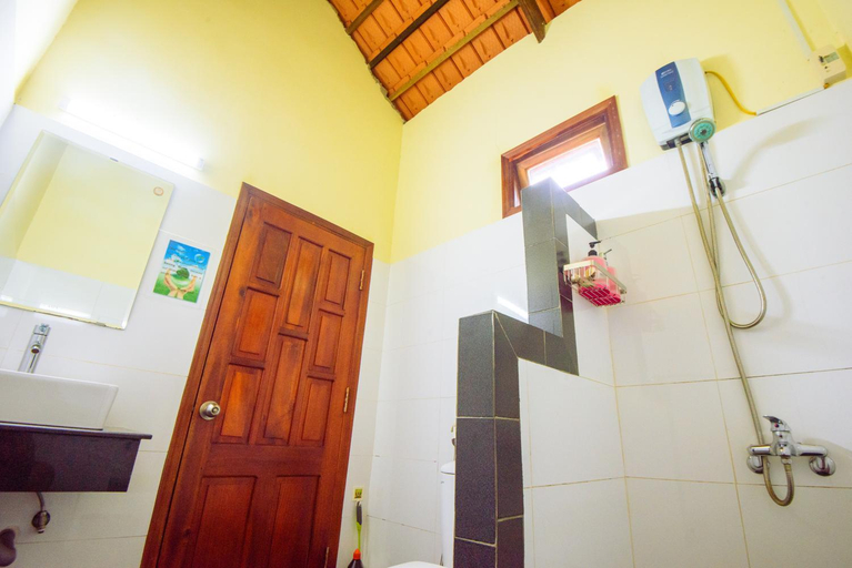 Bathroom 2, Kiki Coconut Beach Resort, Phú Quốc