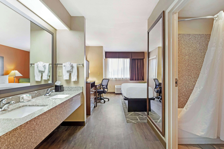 Bedroom 3, Best Western Inn & Suites, Comal