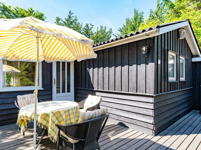 Dining 3, 4 Person Holiday Home in Blokhus, Jammerbugt
