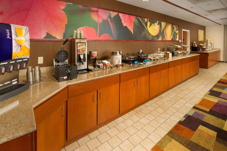 Food & Drinks 5, Fairfield Inn & Suites Marshall, Harrison